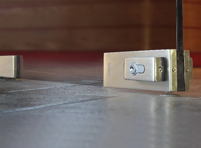 HERRAJES PARA PUERTAS VIDRIADAS