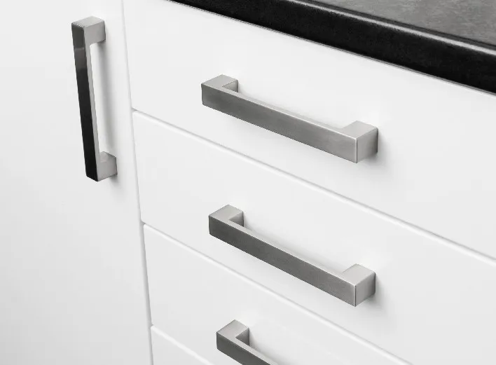 TIRADORES DE MUEBLES